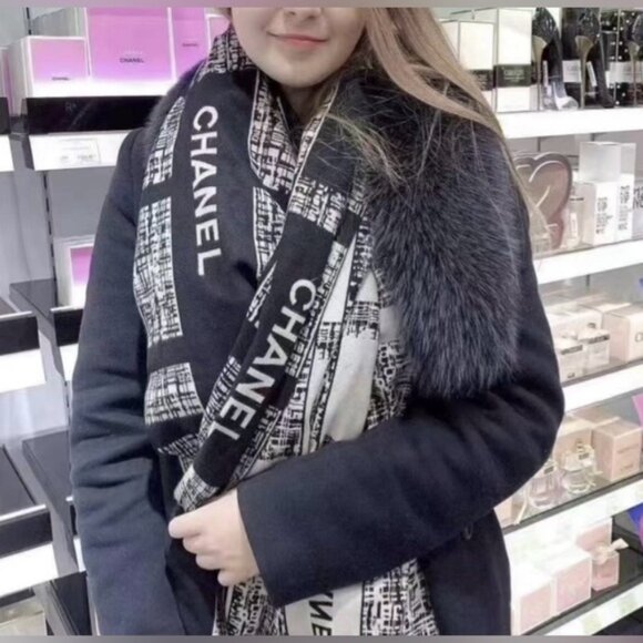 Chanel Beauty Cashmere/Silk Scarf - Picture 6 of 11